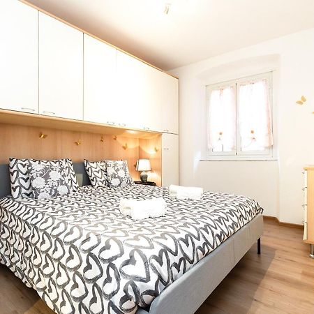 15 Min Centro E Stazione Ferroviaria Appartement Genua Buitenkant foto