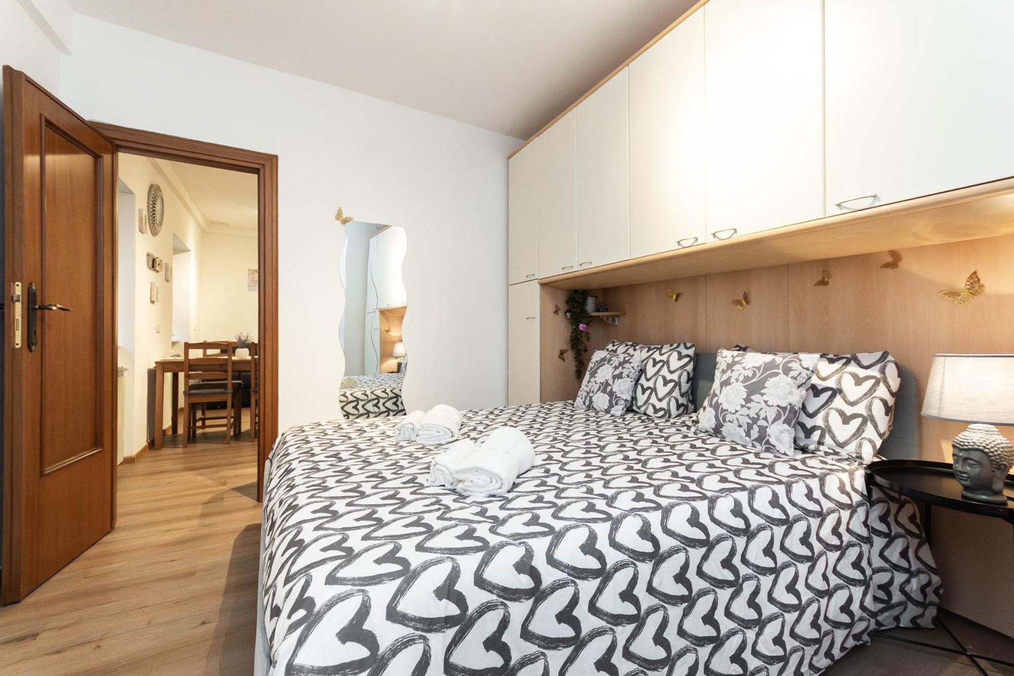 15 Min Centro E Stazione Ferroviaria Appartement Genua Buitenkant foto